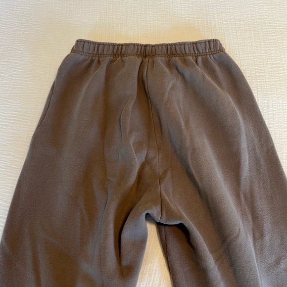 SOLD❗️Aritzia TNA sweatpants high rise taupe M - Picture 7 of 9
